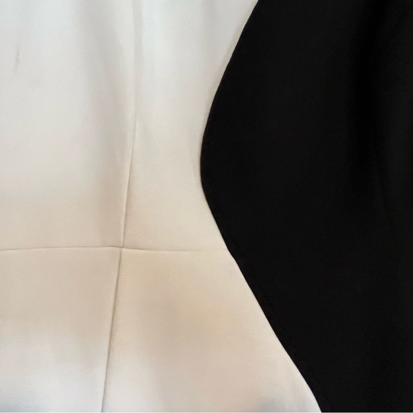 Beautiful summer dress - very flattering and only worn once - Picture 4 of 7